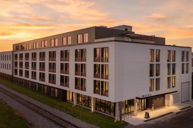 Photo - 1704 N 17th St Unit ID1313916P