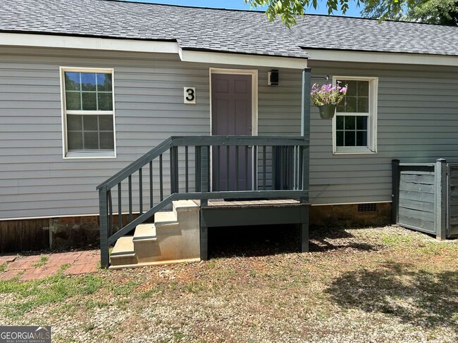 Building Photo - 219 W Oak St Unit 3 Rental