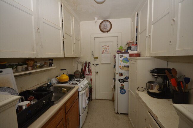Building Photo - 2035 Commonwealth Ave Unit 26 Rental