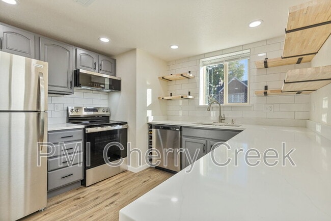Photo - 2695 S Logan St Unidad #1