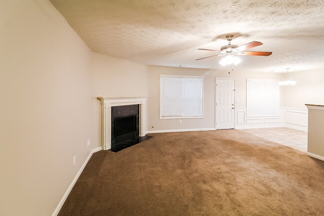 Photo - 581 Shadow Valley Ct