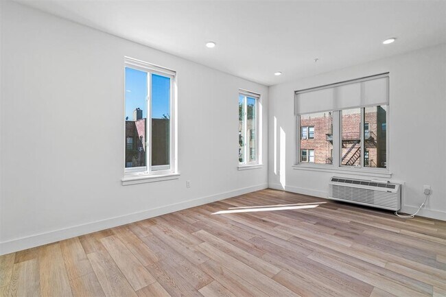 Photo - 293 Fairmount Ave Unit 502