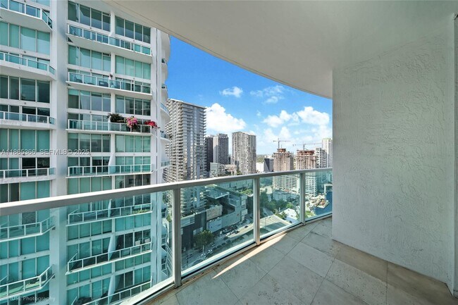 Photo - 31 SE 5th St Unidad 3421