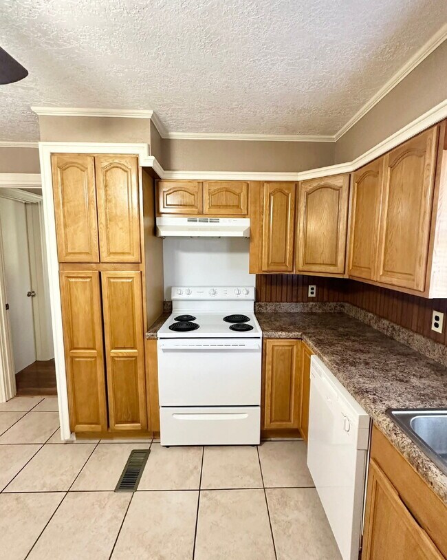 Photo - 244 S Hollis Ave