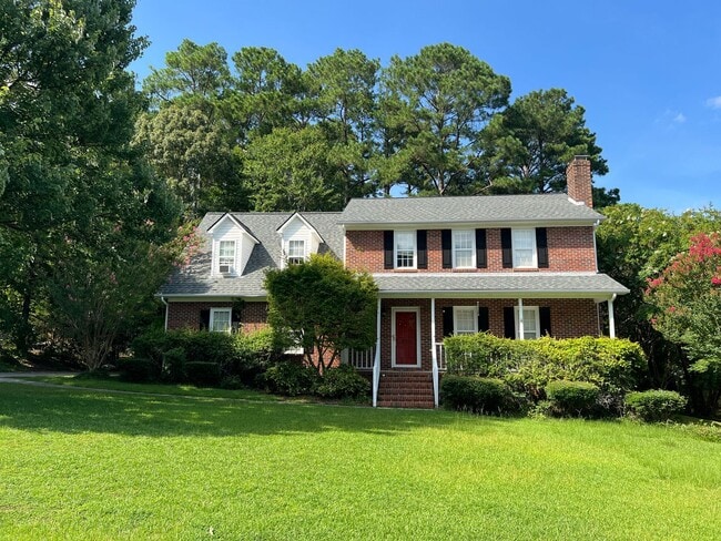 Building Photo - Charming Home in Country Club Hills – Idea...