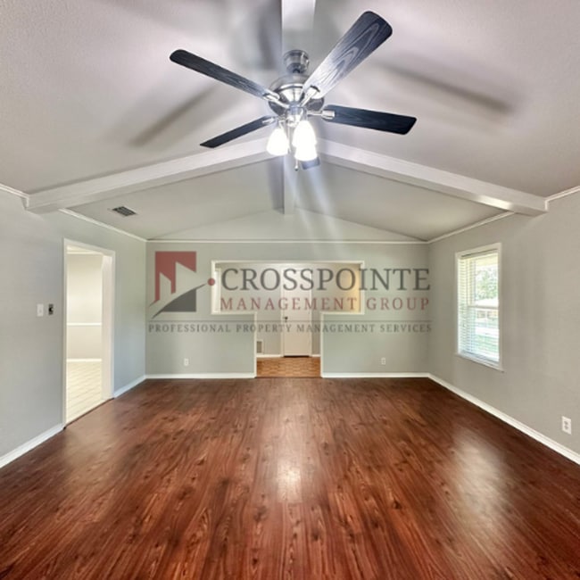 Photo - Beautiful 4 Bedroom 2 Bathroom home in Tyler!