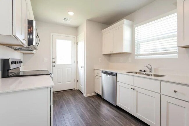 Photo - 2504 Rosewood Ln