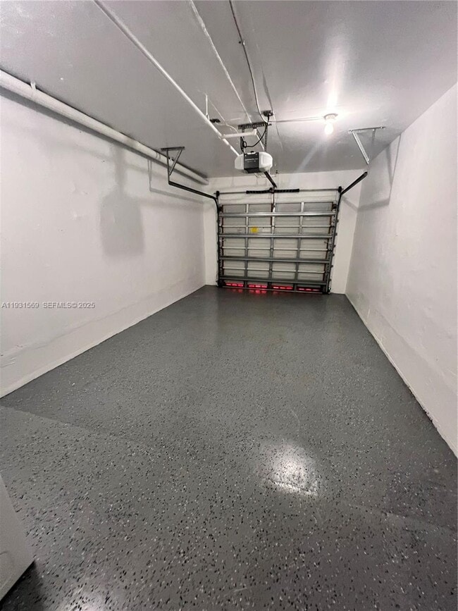 Photo - 2021 SE 10th Ave Unidad 212