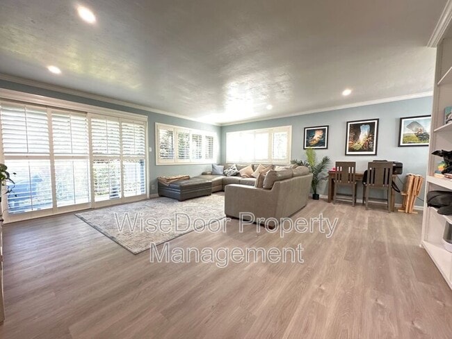 Building Photo - 12035 Beverly Blvd Unit #1F Rental