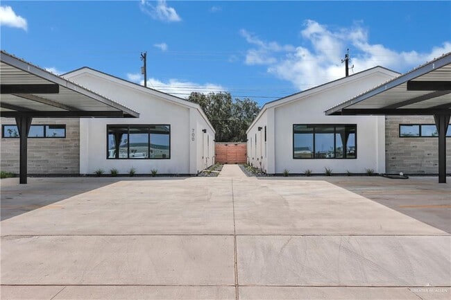 700 Oriole Rd Unit 2