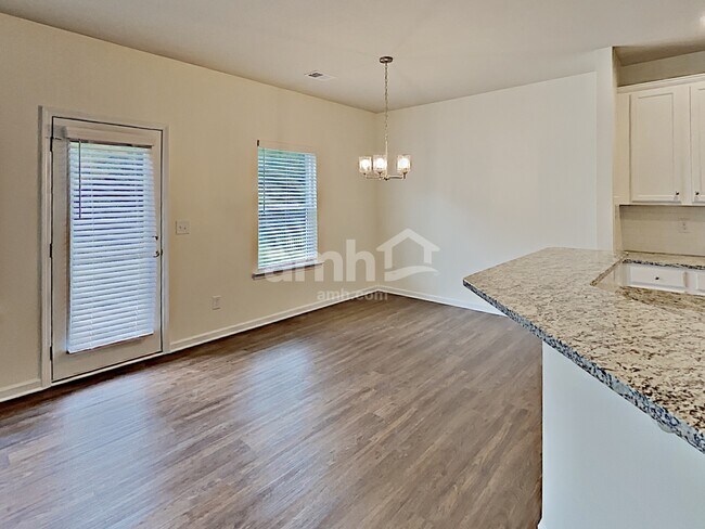 Photo - 697 Woodall Rd