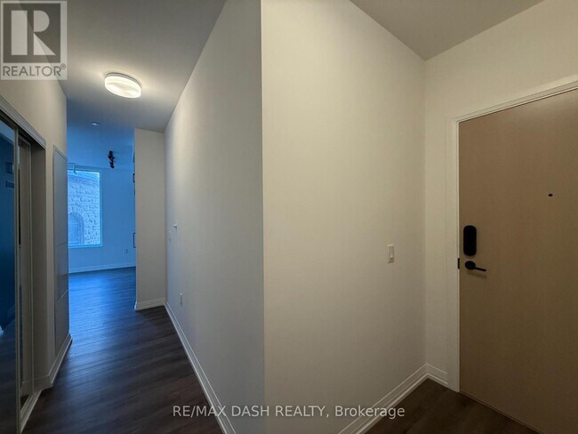 Photo - 280 Dundas St W Unit 401