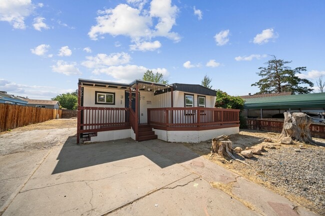 Building Photo - 562 Eastwood Dr