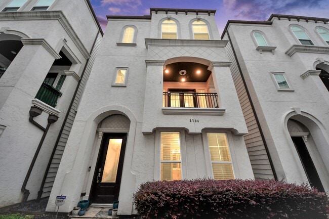 Building Photo - 2704 Freund St