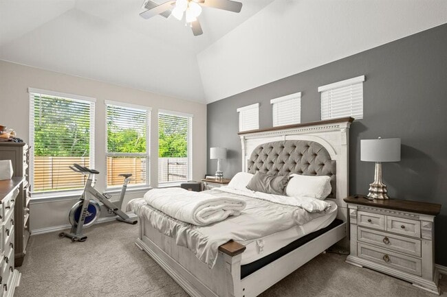 Photo - 321 Jefferson Dr