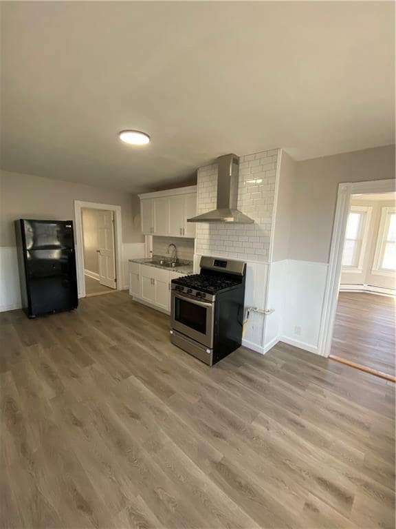 Building Photo - 100 Harold St Unit 2R