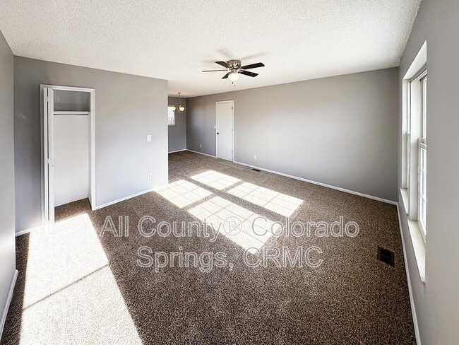 Photo - 6680 Parkridge Ct