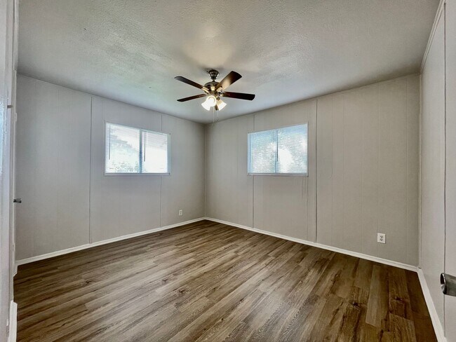 Photo - 2 Bedroom / 1 Bathroom Duplex Unit