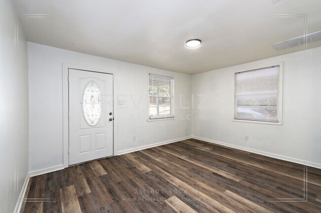 Photo - Updated Brick 3 Bed 1 Bath Home with Huge Yard on Quiet Street!