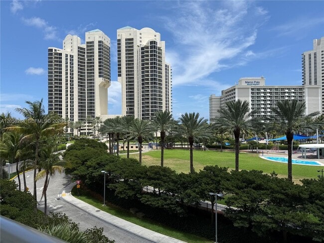 Building Photo - 19370 Collins Ave Unit 423