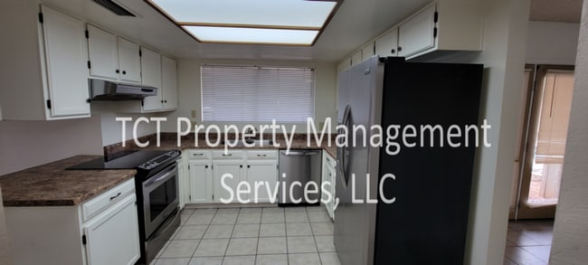 Photo - Spacious home with a pool! Great Location!