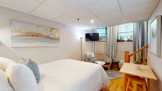 Photo - 1029 Beacon St Unit A