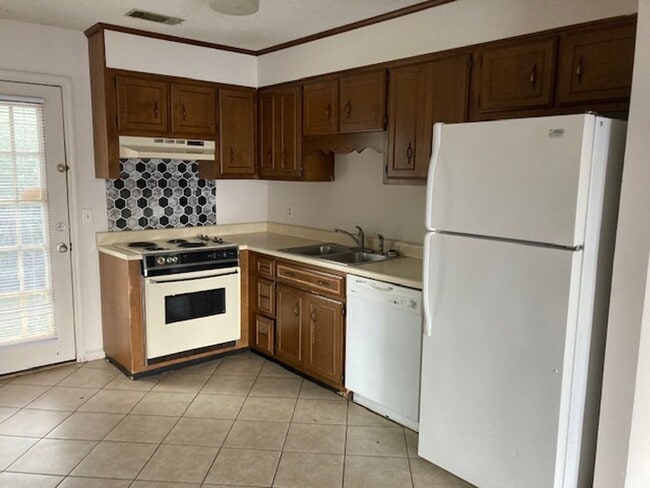 Photo - 140 Lanier Dr Unit 69