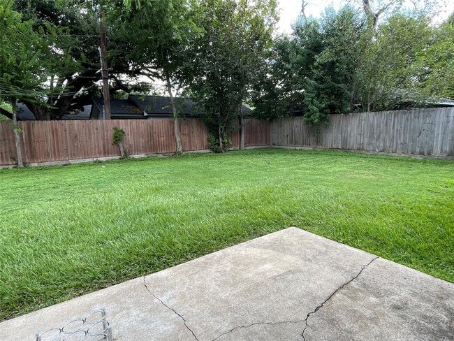 Photo - 8814 Birdwood Rd