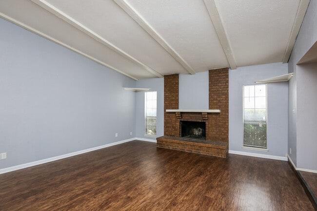 Photo - 7439 Oakmore Dr