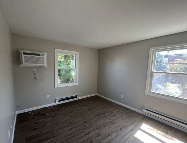Photo - 813-817-817 N Ulster St Unidad 813-B