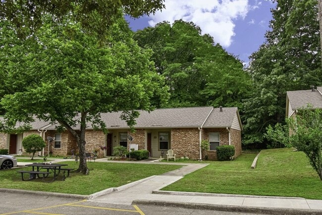 Photo - 427 Martin St