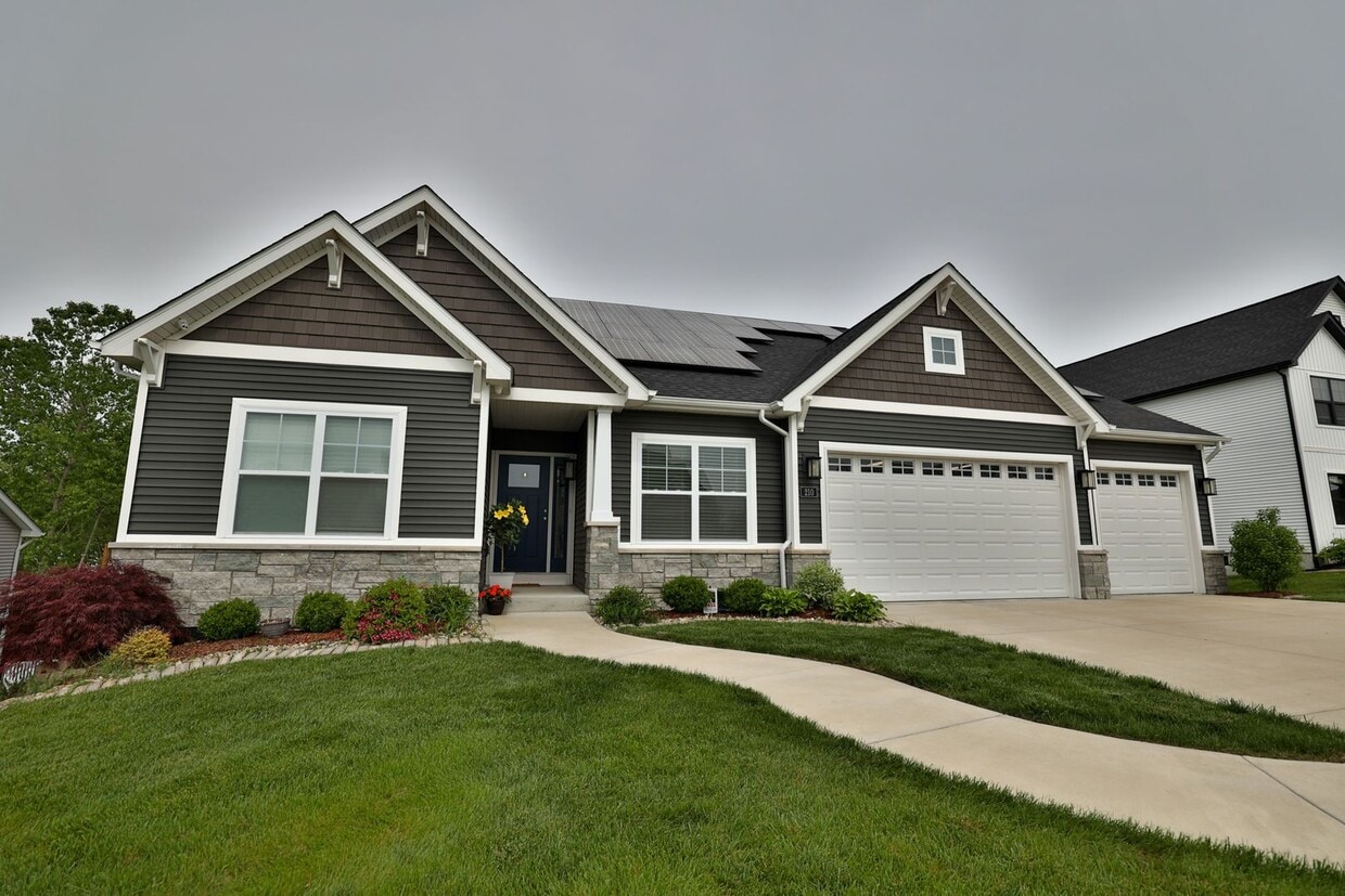 Gorgeous 3 Bedroom Home in Edwardsville - Gorgeous 3 Bedroom Home in Edwardsville