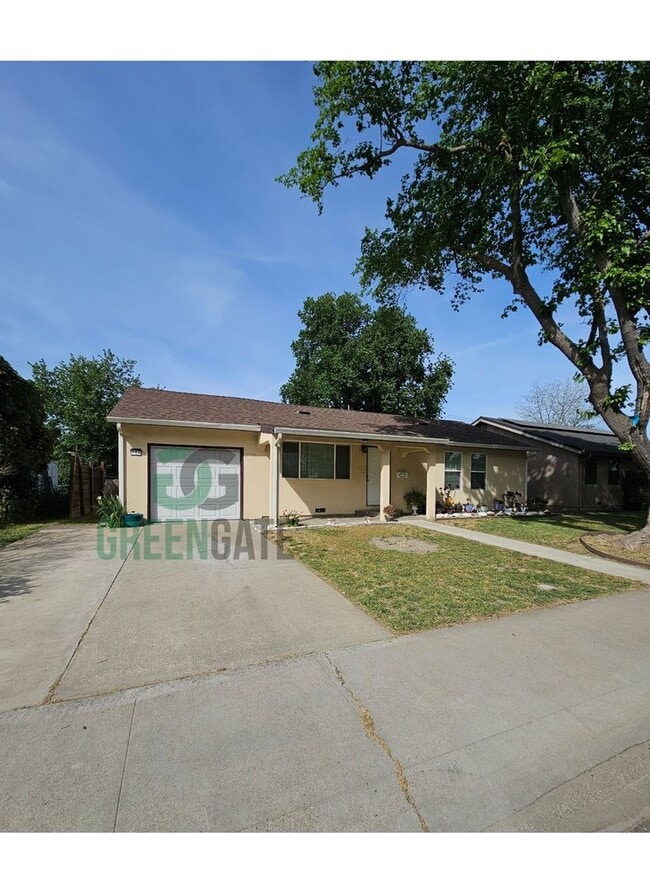 Photo - AVAILABLE NOW!! 3 Bedroom 2 Bath Home in Tracy!