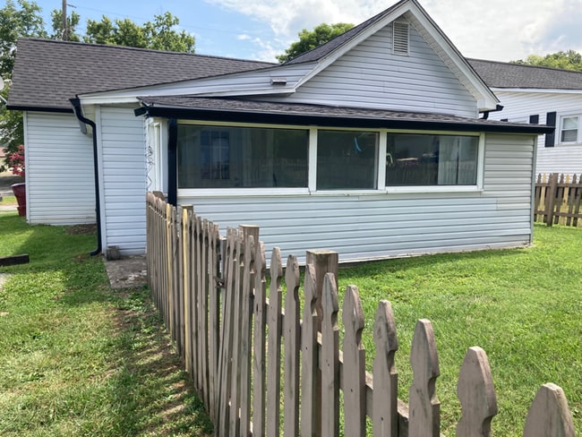 Photo - 904 Afton St