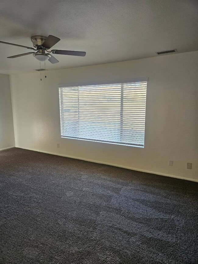 Photo - 3 BEDROOM HESPERIA HOME! GREAT LOCATION! SPACIOUS LOT!