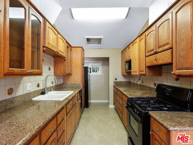 Photo - 526 N Emerald Dr
