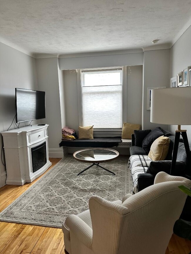 Photo - 59 Lees Av Unit Fully Furnished