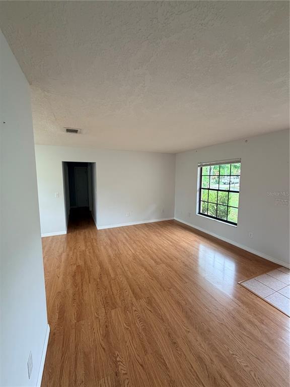 Photo - 661 Murphy Rd