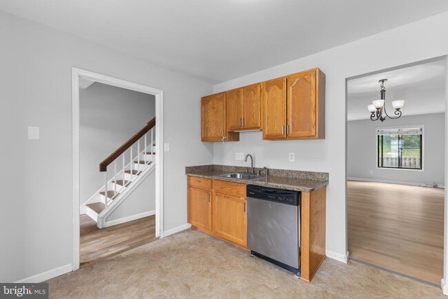 Photo - 2813 Cambridge Dr