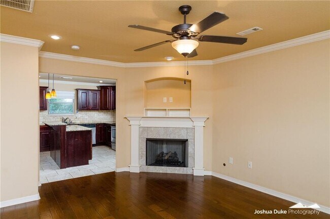 Photo - 2657 N Valencia Ave