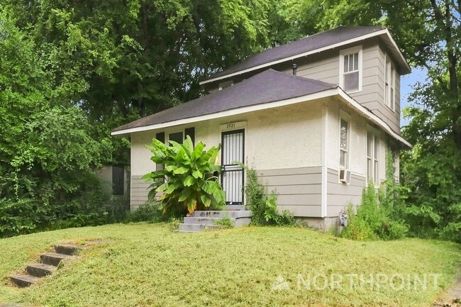 1931 Manila Ave