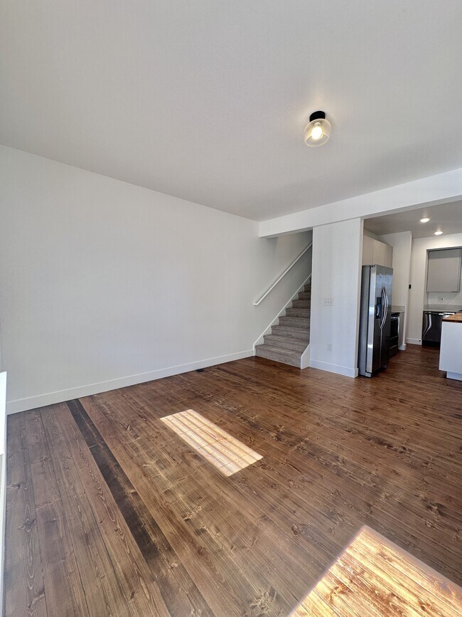 Photo - 4004 Blue Pine Ln