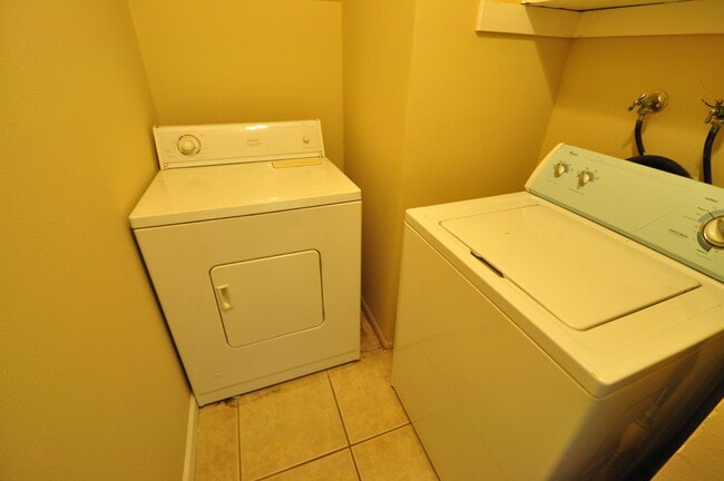 Photo - 2119 Elsinore St Unit 03