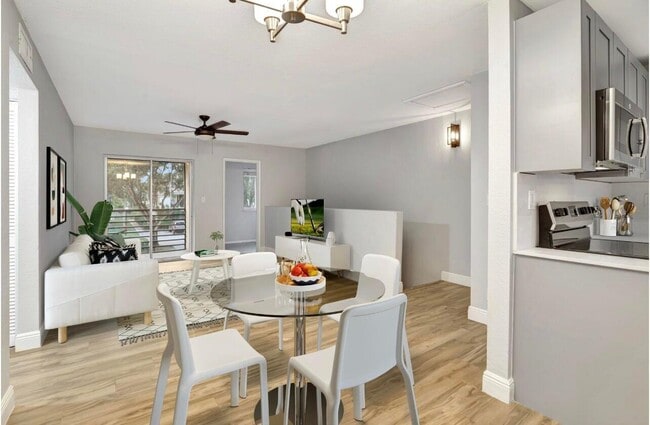 Building Photo - 116 Gardens Dr Unit 202