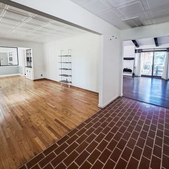 Photo - Mid-Century Modern Ranch Style Home 3/Bedr...