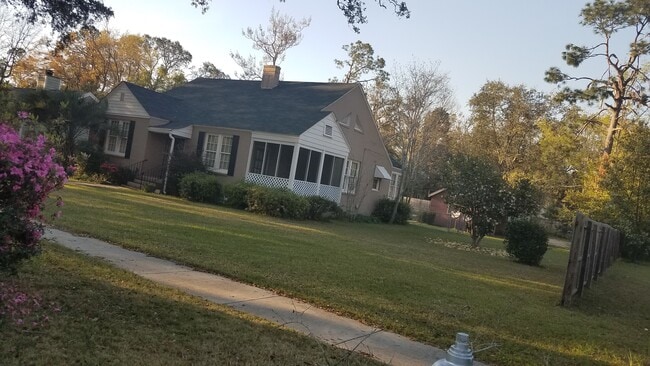 Photo - 817 W 1st Ave