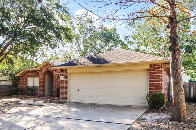 Photo - 12315 Claresholm Dr