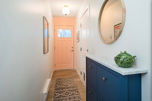 Photo - 1708 King George Blvd