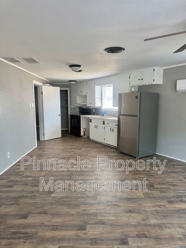Photo - 2528 W Avenue N Unit Apt B