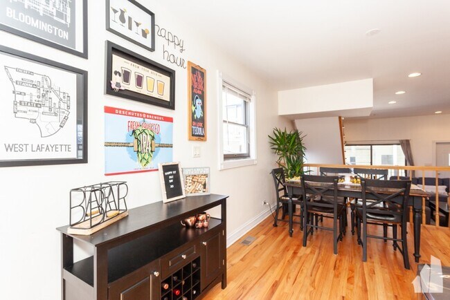 Photo - 1433 W Oakdale Ave Unit ch1